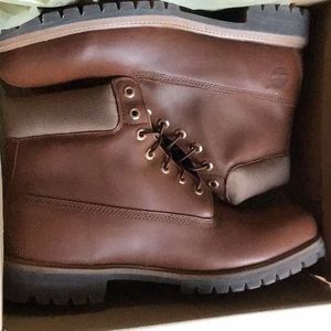 New Men’s Timberland Boots. Caramel color in a size 13.